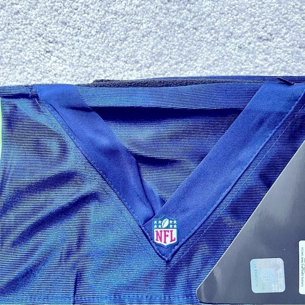 NWT NFL Seattle Seahawks Hero Jersey Scarf with hidden pocket